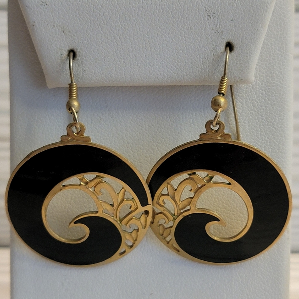 Vintage 1980s Edgar Berebi Black Enamel Gold Tone Swirl Dangle Earrings